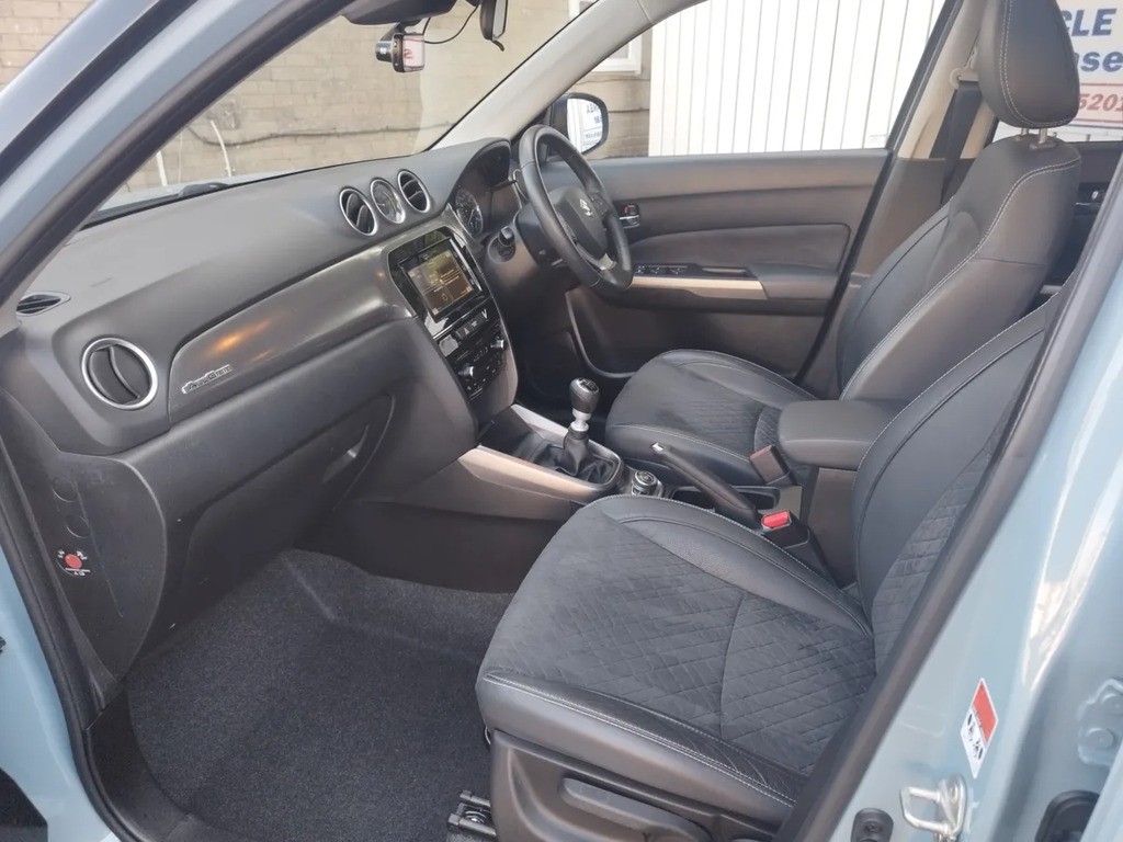Suzuki Vitara Sz5 Boosterjet Agr Red #18