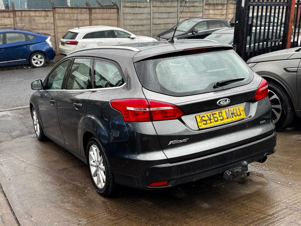 Ford Focus 1.0 Titanium Estate. Low Road Tax. Fresh Cambelt E Brown #3