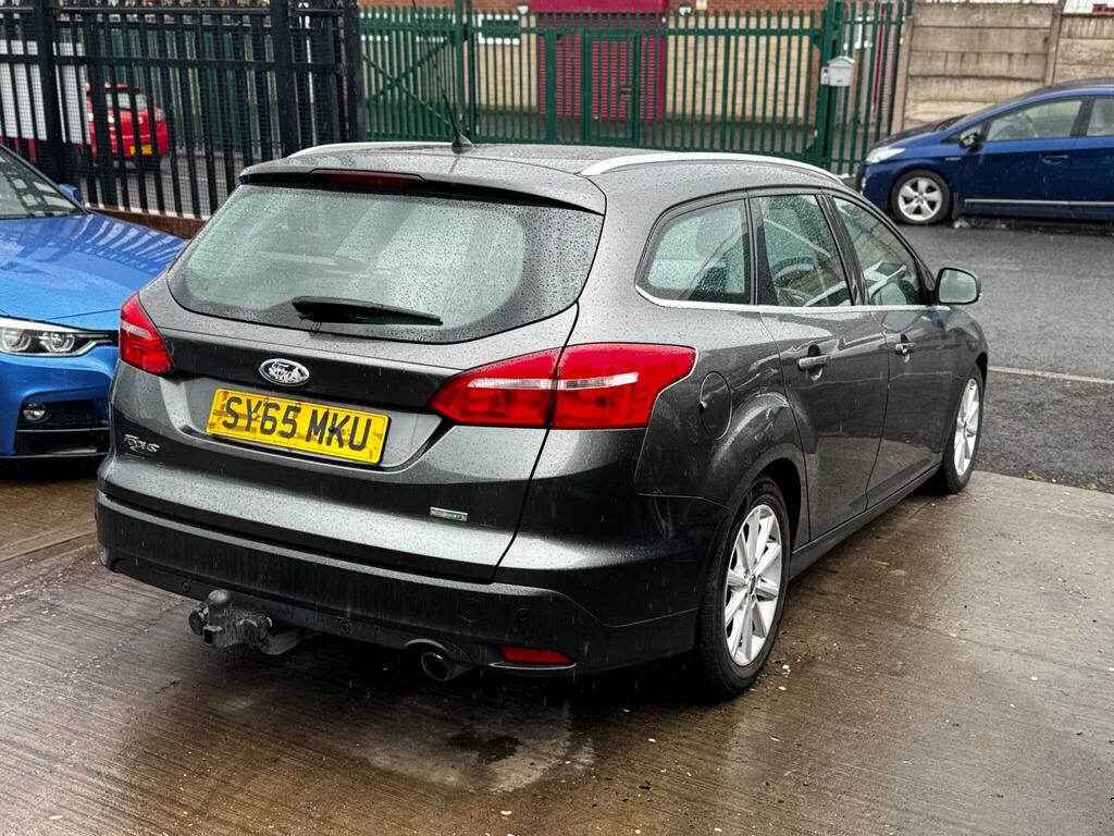 Ford Focus 1.0 Titanium Estate. Low Road Tax. Fresh Cambelt E Brown #5