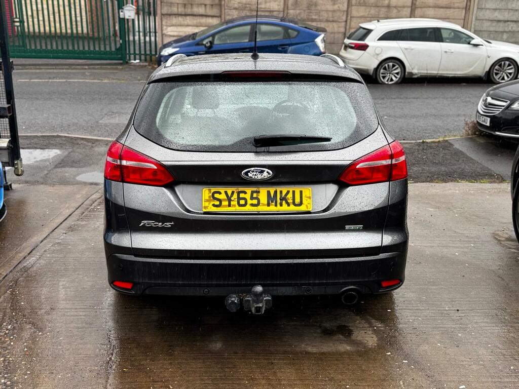 Ford Focus 1.0 Titanium Estate. Low Road Tax. Fresh Cambelt E Brown #4