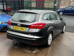 Ford Focus 1.0 Titanium Estate. Low Road Tax. Fresh Cambelt E Brown #15