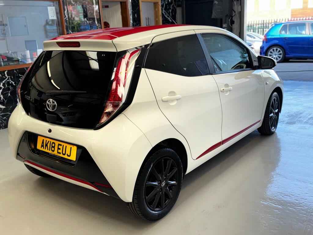 Toyota Aygo Hatchback AK18EUJ #3