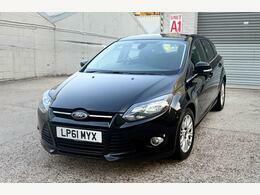 Ford Focus Hatchback  #6