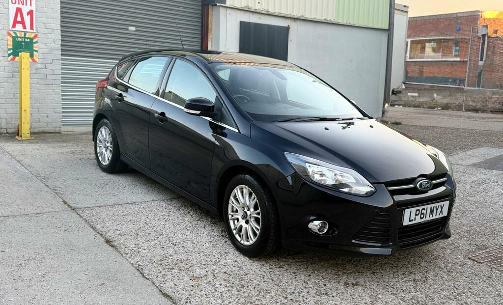 Ford Focus Hatchback  #4