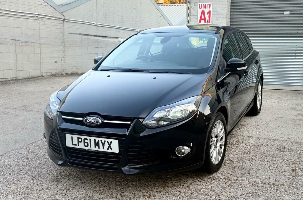 Ford Focus Hatchback  #3