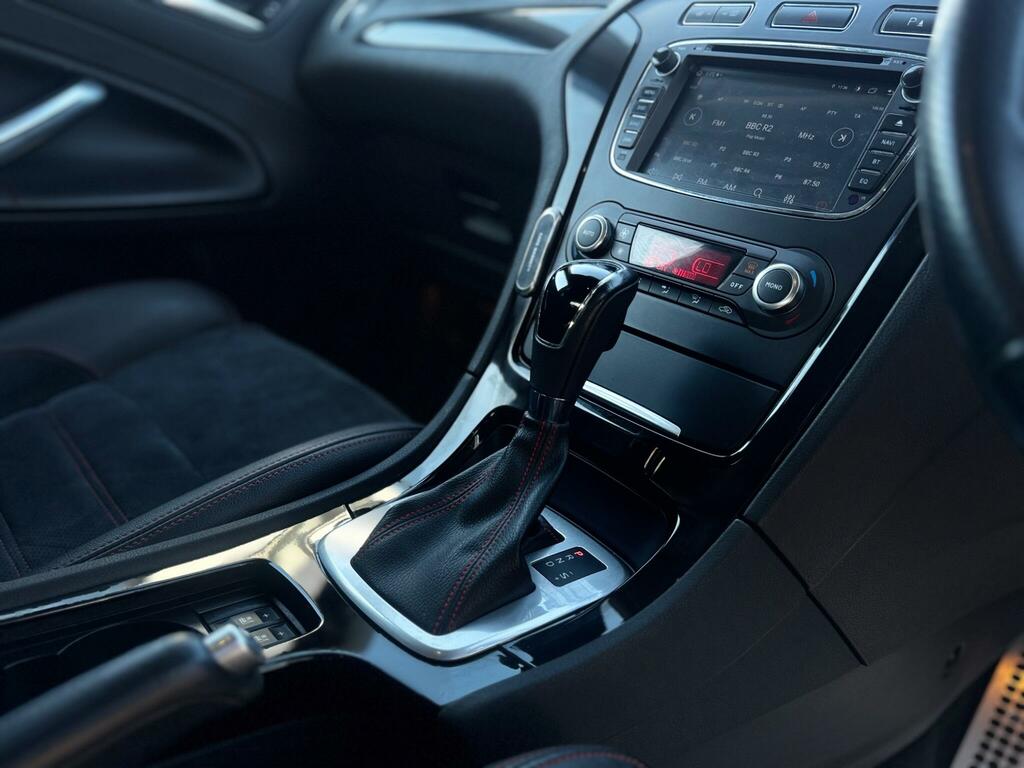 Ford Mondeo Hatchback Silver #10