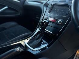 Ford Mondeo Hatchback Silver #20