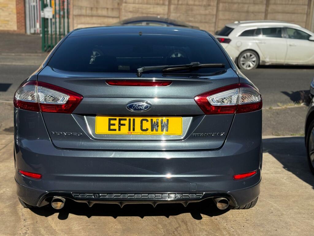 Ford Mondeo Hatchback Silver #7