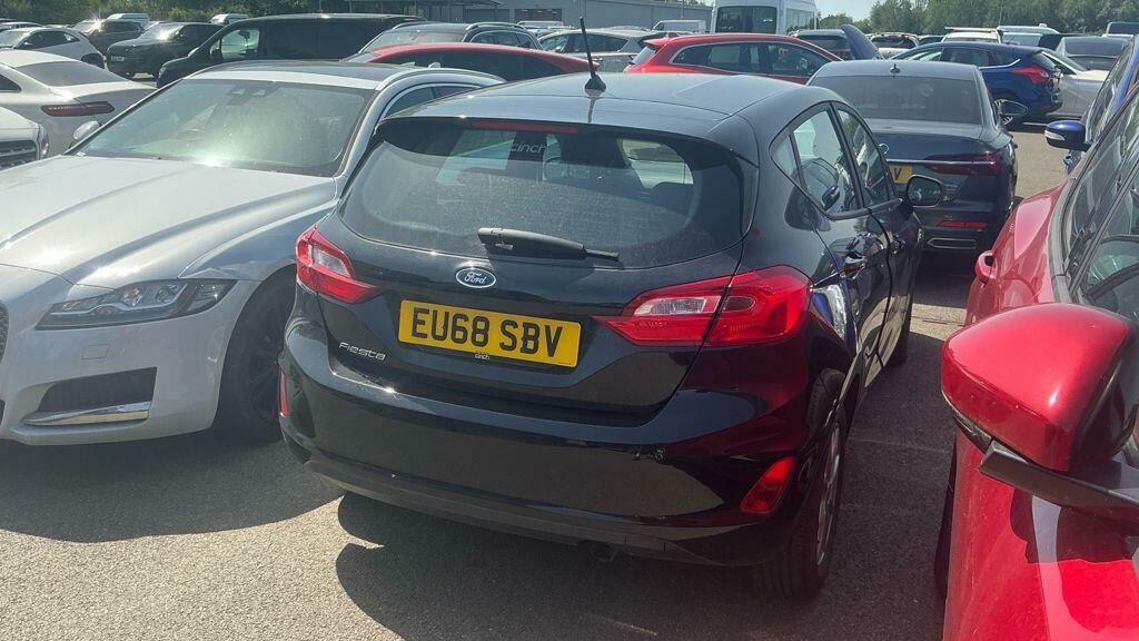 Ford Fiesta Hatchback EU68SBV #4