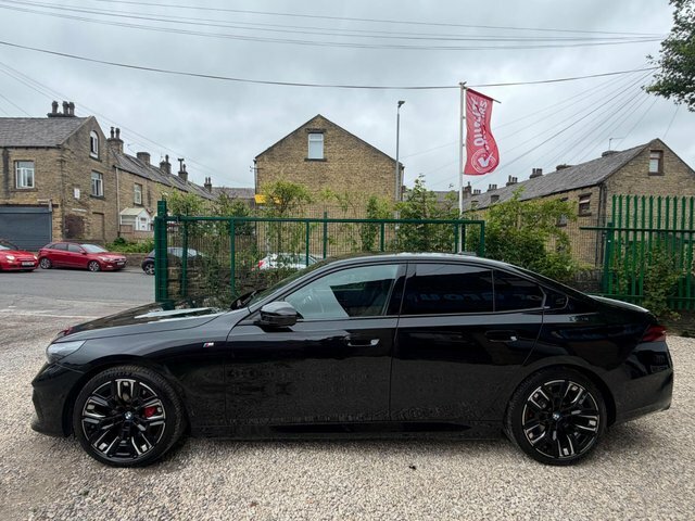 BMW i5 Saloon Black #6