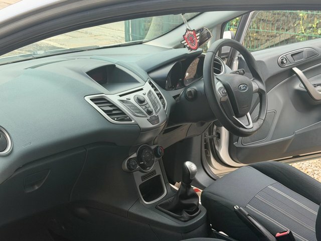 Ford Fiesta 1.25 Zetec Hatchback 133 Gkm, Black #13