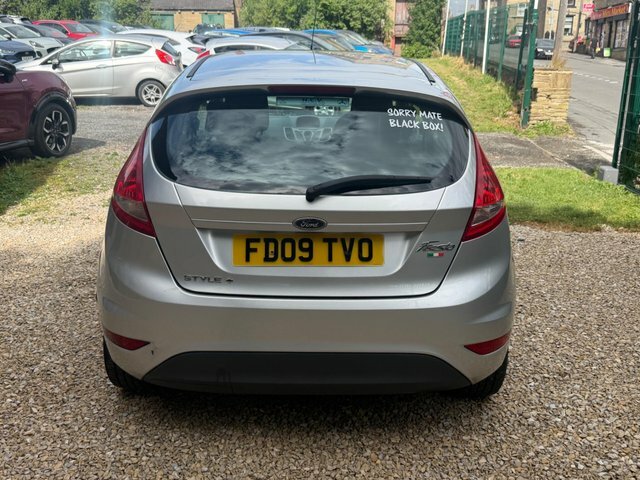 Ford Fiesta 1.25 Zetec Hatchback 133 Gkm, Black #7