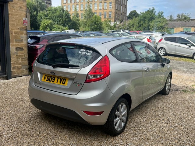 Ford Fiesta 1.25 Zetec Hatchback 133 Gkm, Black #8