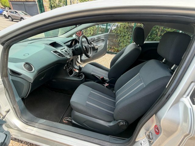 Ford Fiesta 1.25 Zetec Hatchback 133 Gkm, Black #11