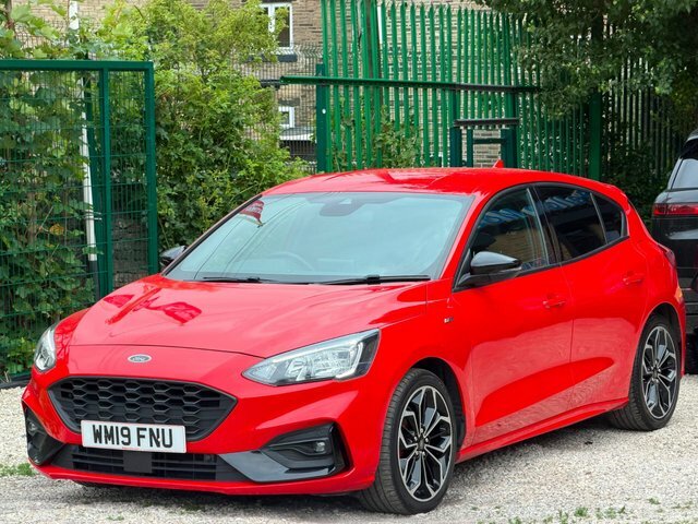Ford Focus Hatchback Red #3