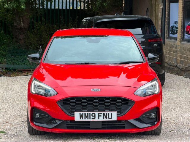 Ford Focus Hatchback Red #2