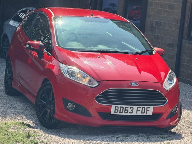 Ford Fiesta Hatchback Red #3