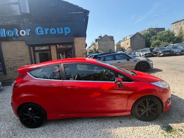 Ford Fiesta Hatchback Red #5