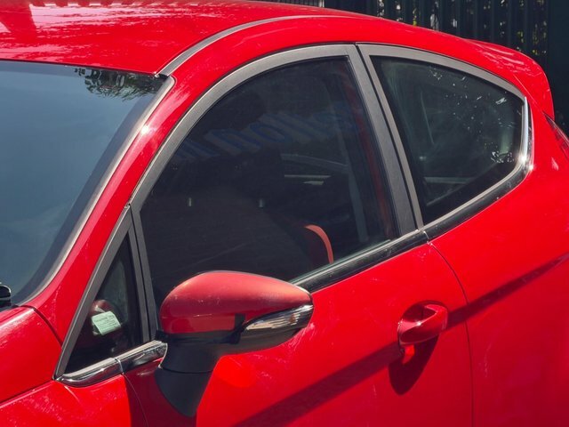 Ford Fiesta Hatchback Red #4