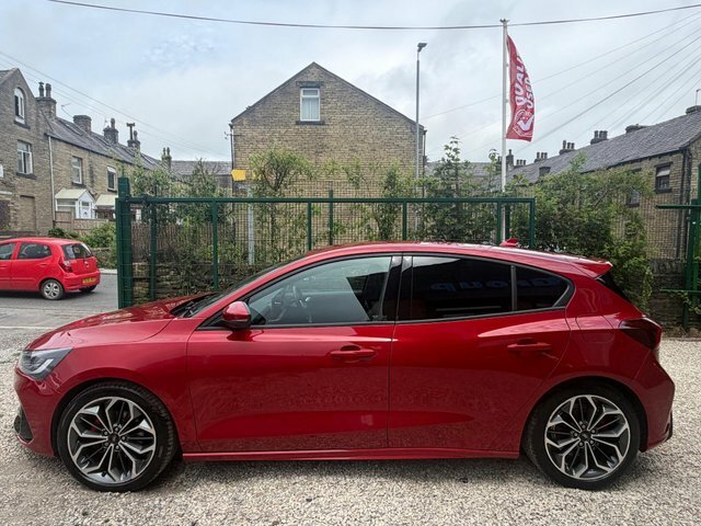 Ford Focus Hatchback LS24VJC Red #5