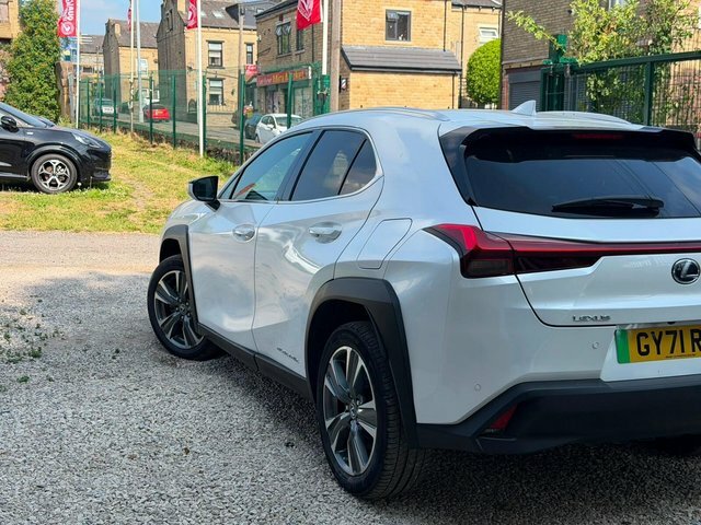 Lexus UX Suv White #4