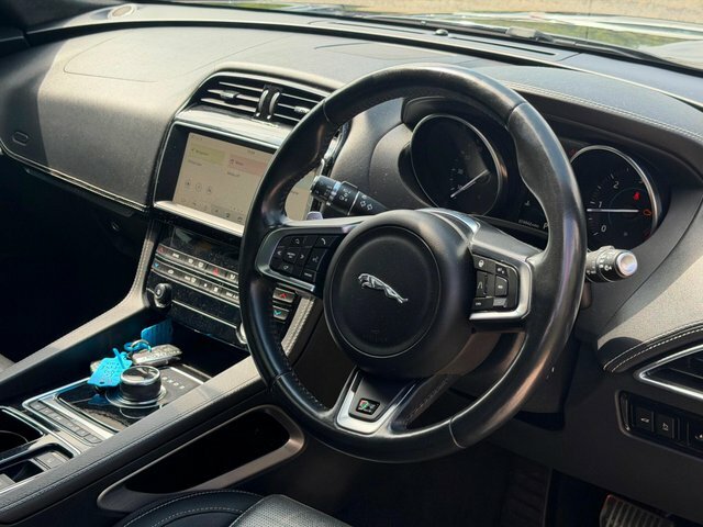 Jaguar F-Pace 2.0 Portfolio Awd 178 Bhp Blue #17