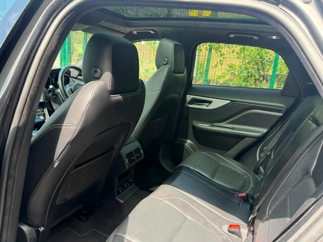 Jaguar F-Pace 2.0 Portfolio Awd 178 Bhp Blue #26