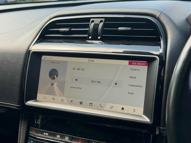 Jaguar F-Pace 2.0 Portfolio Awd 178 Bhp Blue #27