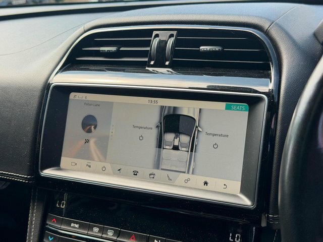Jaguar F-Pace 2.0 Portfolio Awd 178 Bhp Blue #35