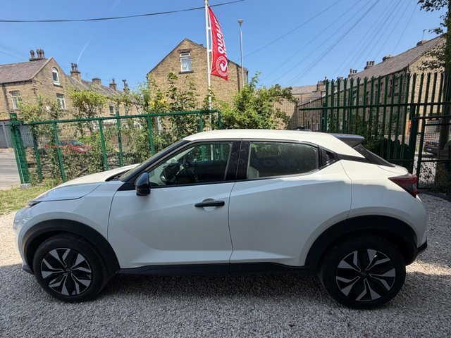 Nissan Juke Suv White #5
