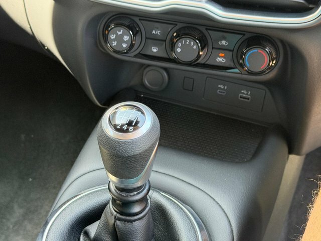 Nissan Juke Tekna Grey #37
