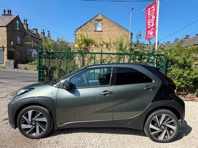 Toyota Aygo X Hatchback Black #24