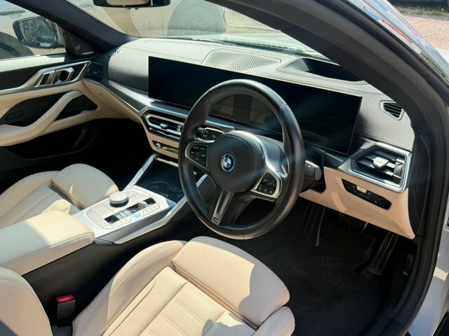 BMW i4 M Sport Black #14