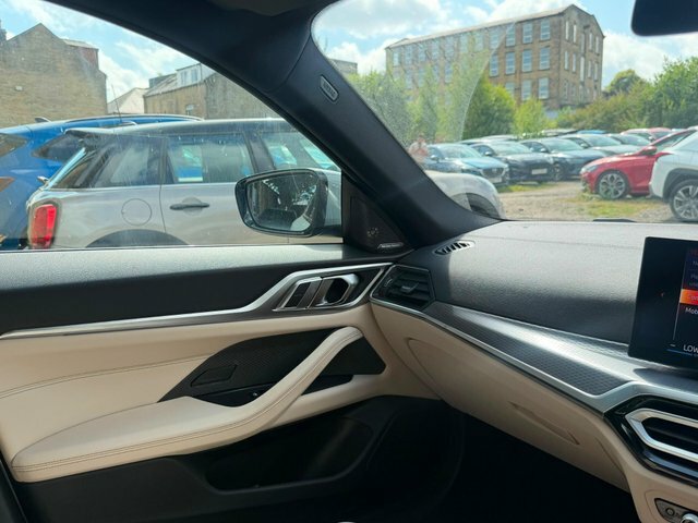 BMW i4 M Sport Black #27