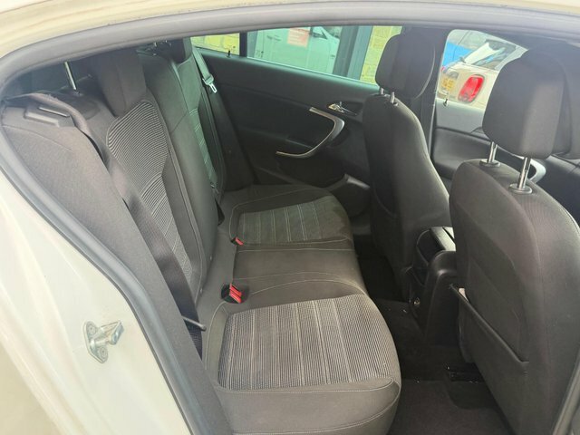 Vauxhall Insignia 1.8 Sri 138 Bhp Silver #19