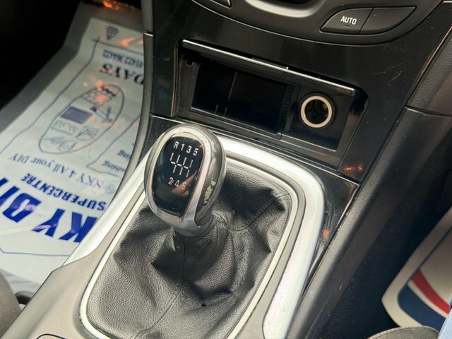 Vauxhall Insignia 1.8 Sri 138 Bhp Silver #32
