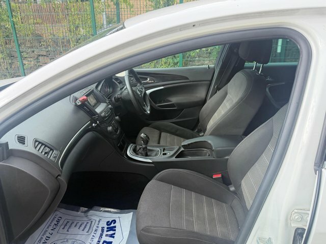Vauxhall Insignia 1.8 Sri 138 Bhp Silver #24