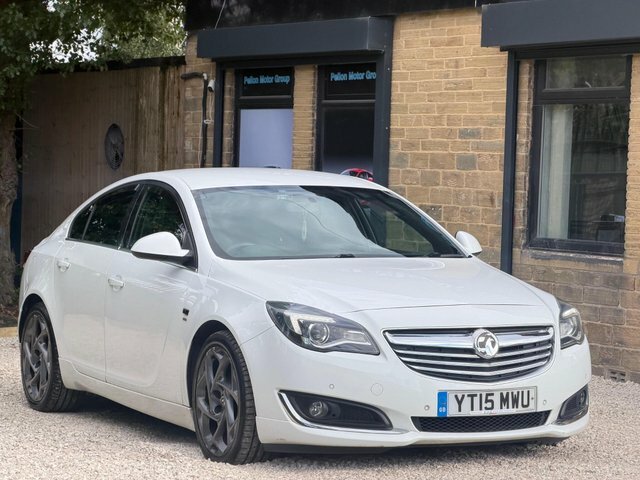Vauxhall Insignia Hatchback White #3