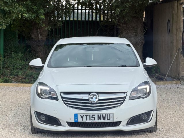 Vauxhall Insignia Hatchback White #2
