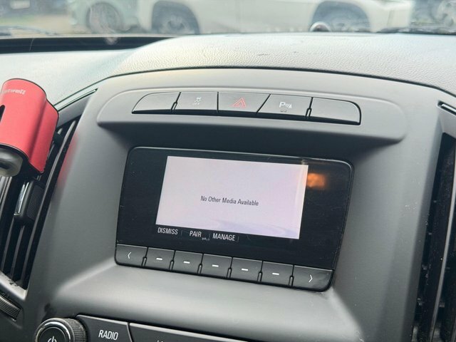 Vauxhall Insignia 1.8 Sri 138 Bhp Silver #29