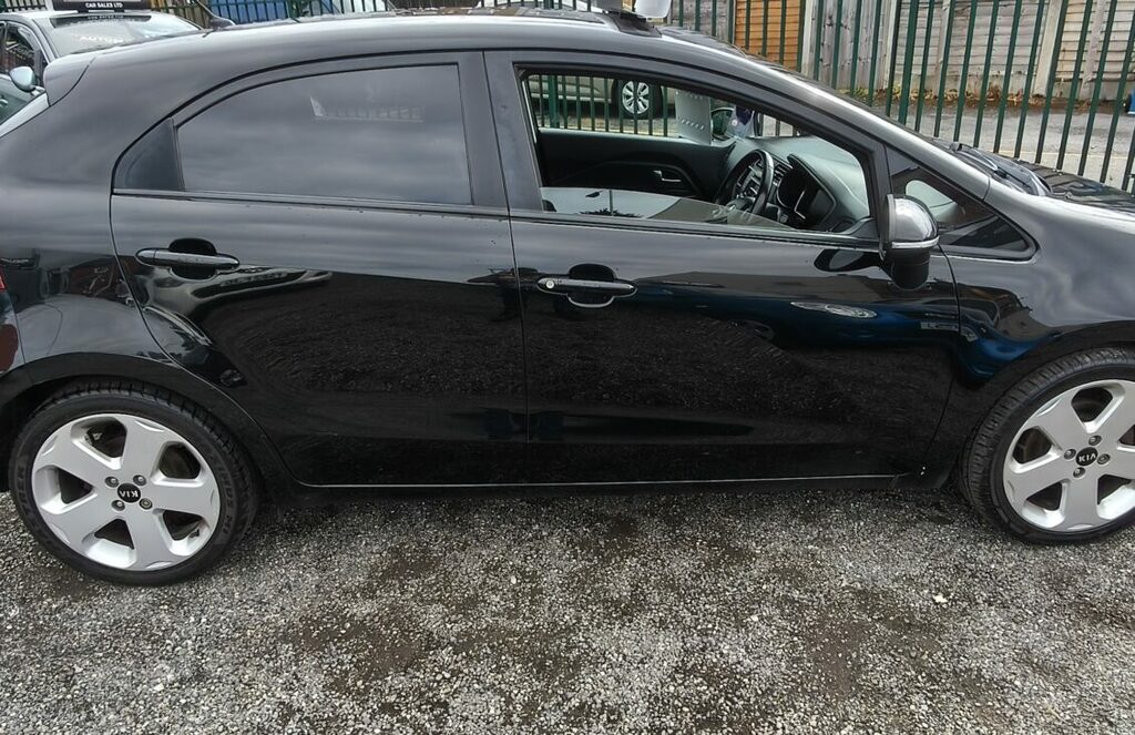 Kia RIO Hatchback Black
