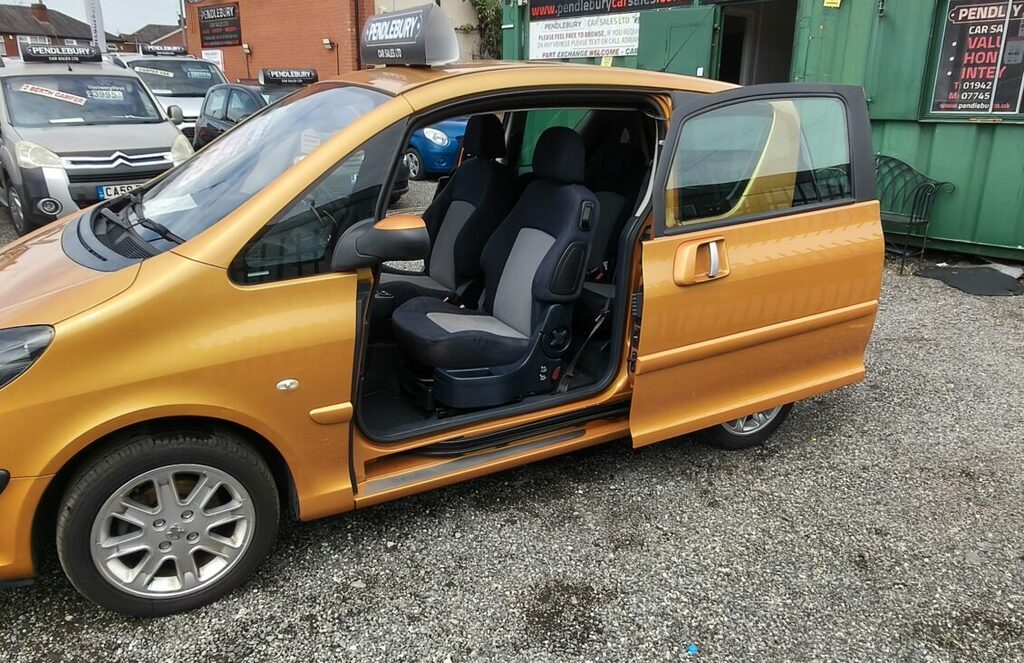 Peugeot Hatchback KX07XRP Blue #2
