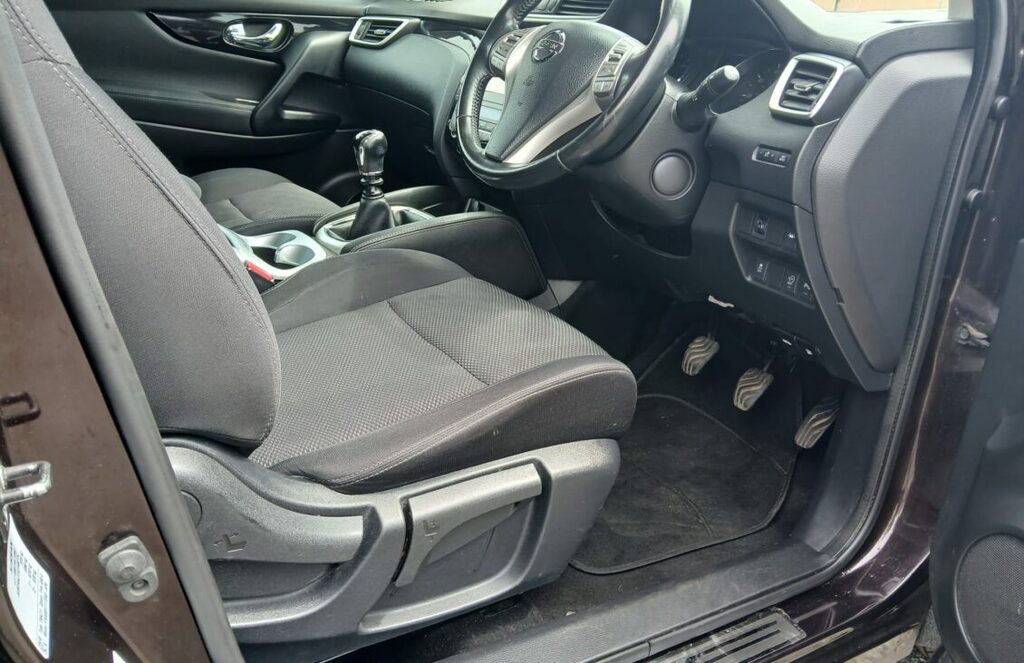 Nissan Qashqai Dci N-tec Black #6