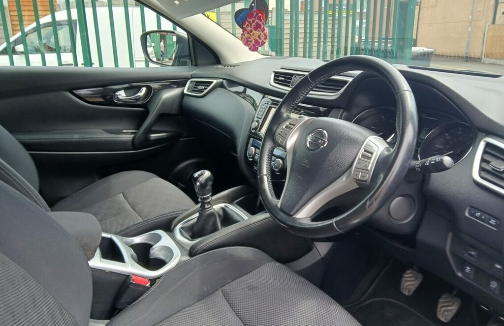 Nissan Qashqai Dci N-tec Black #2