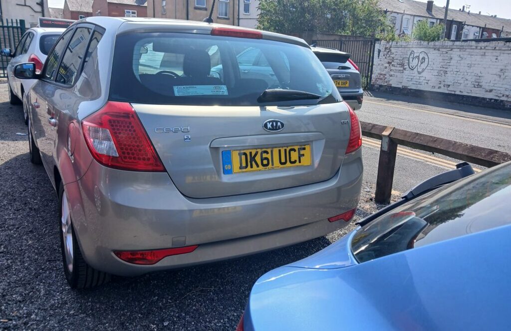 Kia Ceed Hatchback Black #3