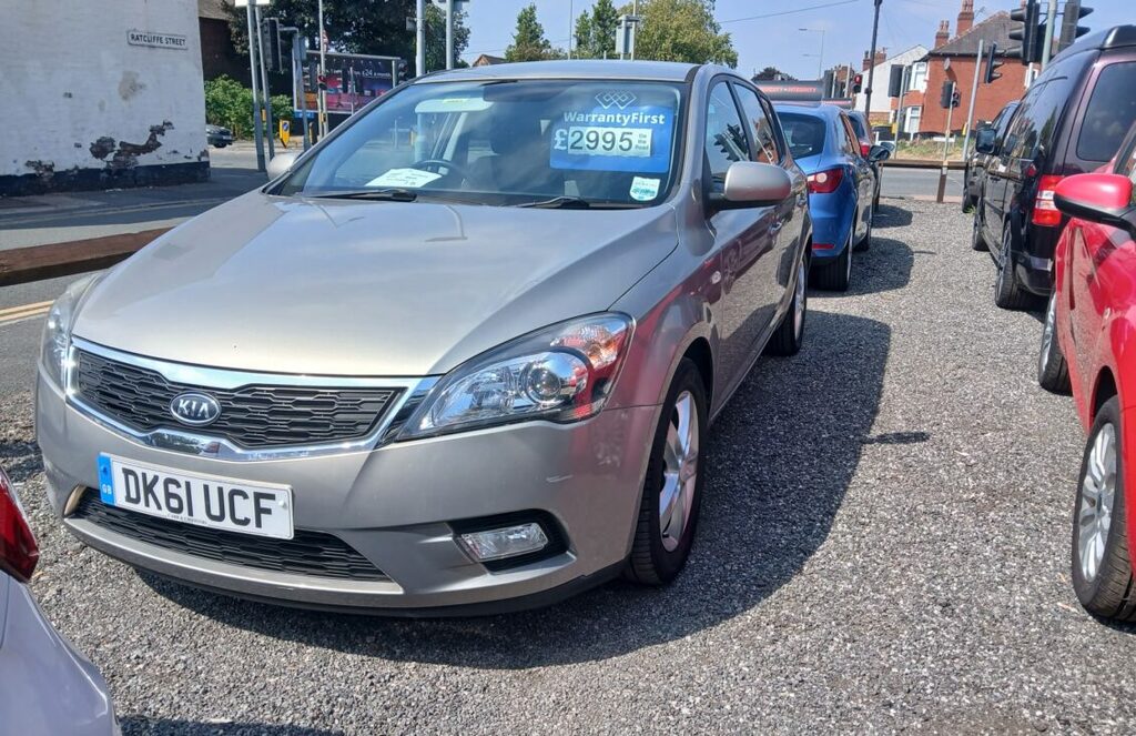 Kia Ceed 2 5-Door Silver #7