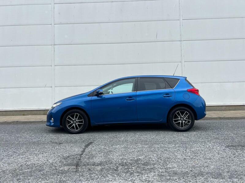 Toyota Auris 1.6 V-matic Excel Multidrive S Blue #23