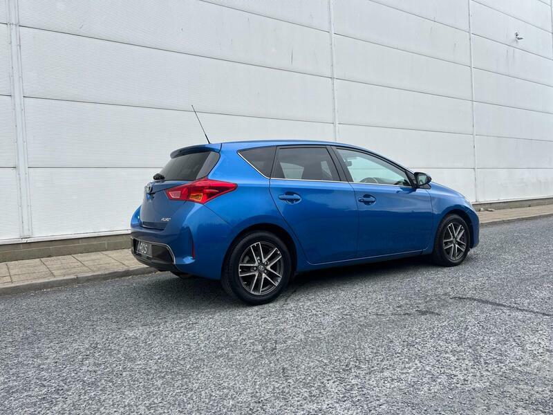 Toyota Auris 1.6 V-matic Excel Multidrive S Blue #31