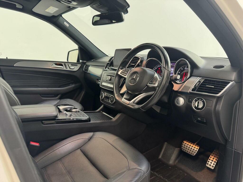 Mercedes-Benz GLE Class Suv 3.0 Gle43 V6 Amg Night Edition G-tronic 4Matic White #4