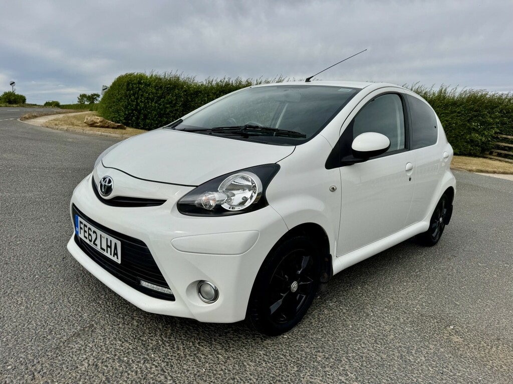 Toyota Aygo 1.0 Vvt-i Fire FE62LHA White #3